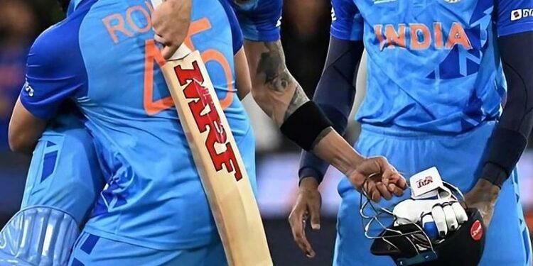 ఇంగ్లాండ్‌పై థ్రిల్లింగ్ విక్టరీ..‘7 స్పెషల్’గా వైరల్ అయిన మ్యాచ్!!