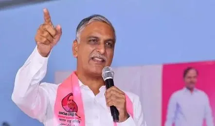 పేదల ఇళ్లపై బుల్డోజర్లతో యుద్ధం: హరీశ్రావు విమర్శలు