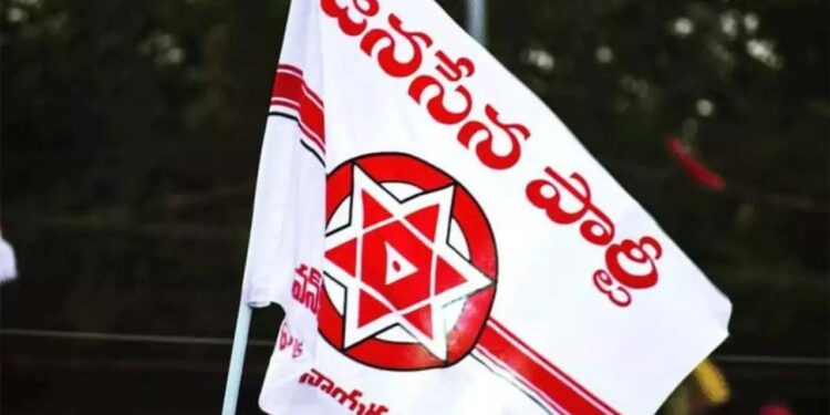 అల్లూరి అడవుల్లో జనసేన జెండా..గిరిజనులతో పార్టీ ఆవిర్భావ దినోత్సవం