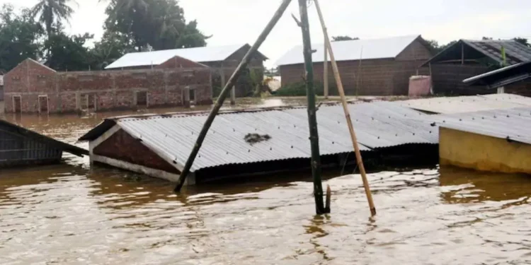 అఫ్గానిస్థాన్‌లో భారీ వరదలు.. 17 మంది మృతి!!