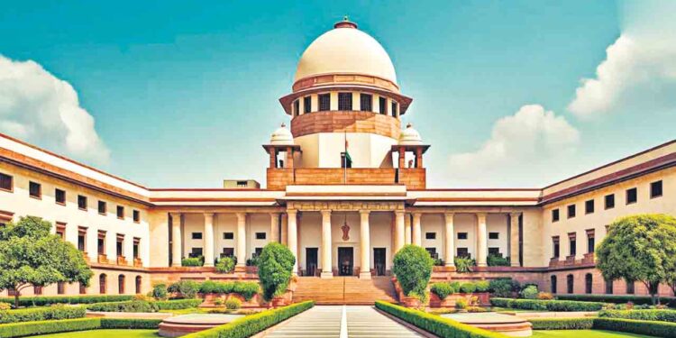 స్పీకర్‌పై కోర్టు ధిక్కరణ పిటిషన్లపై సుప్రీంకోర్టు విచారణ ముగింపు