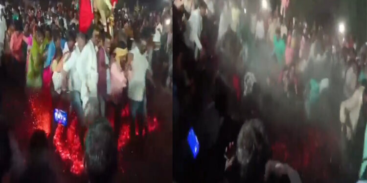 ఆలయ ఉత్సవాల్లో అనుకోని ఘటన… నిప్పుల్లో పడిన భక్తులు..!!