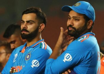 పాక్పై మళ్లీ హీరోగా కోహ్లి… రోహిత్ గుర్తుచేసుకున్న మధుర క్షణాలు 4 పాక్పై మళ్లీ హీరోగా కోహ్లి… రోహిత్ గుర్తుచేసుకున్న మధుర క్షణాలు