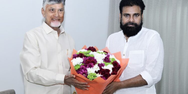 సీఎం క్యాంప్ కార్యాలయంలో చంద్రబాబు–పవన్ కీలక సమావేశం