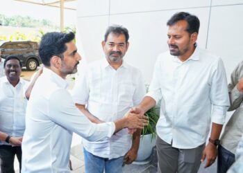 ప్రజల ముంగిటకే పాలన: 85వ రోజుకు చేరిన మంత్రి నారా లోకేష్ 'ప్రజాదర్బార్'.