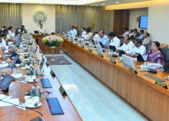 సచివాలయంలో సీఎం చంద్రబాబు నాయుడు అధ్యక్షతనకేబినెట్ భేటీ