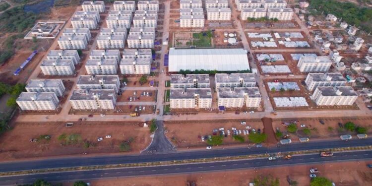 సూరలుపేటలో రికార్డు స్థాయిలో సామూహిక గృహప్రవేశాలు ప్రారంభించిన సీఎం చంద్రబాబు