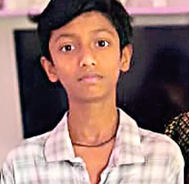 బళ్లారిలో దారుణం..నిద్రిస్తున్న విద్యార్థులపై తోటి విద్యార్థి దాడి!