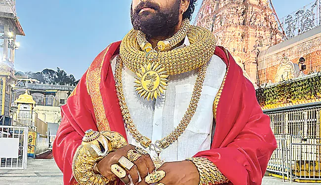 హైదరాబాద్‌ పాతబస్తీ బంగారు భక్తుడు తిరుమలలో శ్రీవారి దర్శనం ,