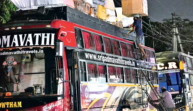 ప్రైవేట్ బస్సుల్లో అదనపు సరుకు.. ప్రయాణికుల భద్రతకు ముప్పు