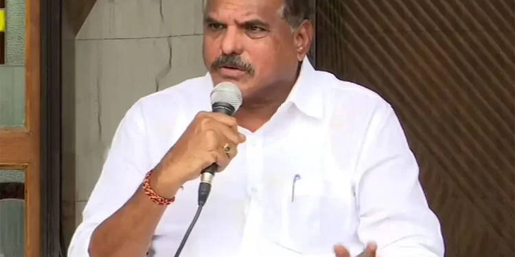 'చలో మూలపేట' వేదికగా రాజధాని సెగ: అమరావతిపై బొత్స సత్యనారాయణ సంచలన వ్యాఖ్యలు!