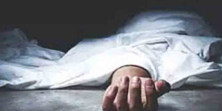 హైదరాబాద్‌లో విషాదం.. భవనం నుంచి పడి ముగ్గురు కార్మికుల మృతి