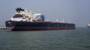 ఉద్రిక్తతల మధ్య ముంబై చేరుకున్న క్రూడ్ ఆయిల్ ట్యాంకర్… హార్మూజ్ దాటేందుకు డార్క్ మోడ్ ప్రయాణం
