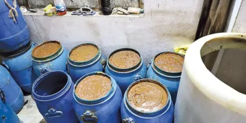 ఇలాంటి పచ్చళ్లు తింటే ఇంకా అంతే – పోలీసుల హెచ్చరిక!!