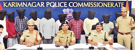 కరీంనగర్లో సైబర్ మోసాల దాడి: 13 మంది అరెస్టు, రూ.138 కోట్ల లావాదేవీలు గుర్తింపు!