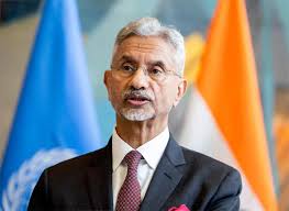 పాకిస్థాన్తో పోలికా? కేంద్రం ఘాటు స్పందన: "భారత్ దళారీ దేశం కాదు"