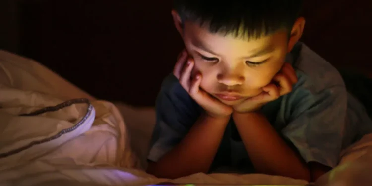 పిల్లల ఆరోగ్యంపై డిజిటల్ తెరల ప్రభావం: అధ్యయన ఫలితాలు!!