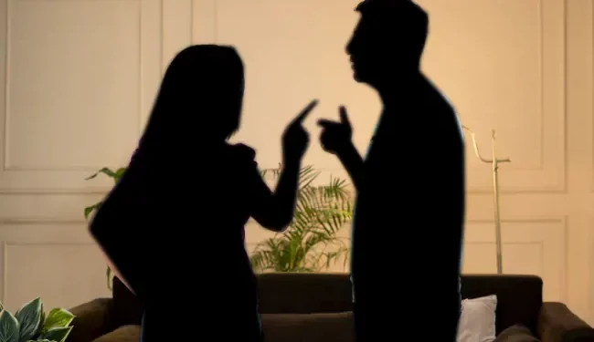 భార్యపై అనుమానంతో హత్య కుట్ర.. టాస్క్‌ఫోర్స్‌కు చిక్కిన వ్యాపారి!!