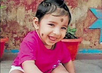 మైసూరులో విషాదం: పూజకు ఉంచిన మందార పువ్వు మింగి ఊపిరి అందక పసిబాలుడి దుర్మరణం.