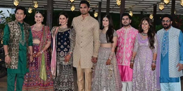 సచిన్ కుమారుడి పెళ్లికి ధోనీ… చెన్నై క్యాంప్‌కు తాత్కాలిక విరామం