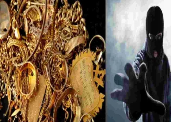 కోరుకొండలో భారీ దోపిడీ: ఒంటరి మహిళను బంధించి రూ.27 లక్షల బంగారం లూటీ! 20 కోరుకొండలో భారీ దోపిడీ: ఒంటరి మహిళను బంధించి రూ.27 లక్షల బంగారం లూటీ!