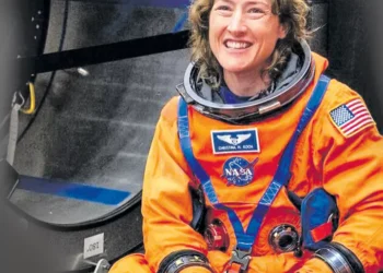 నక్షత్రాల నుంచి జాబిల్లి వరకు: అంతరిక్ష చరిత్రను తిరగరాస్తున్న క్రిస్టినా కోచ్!