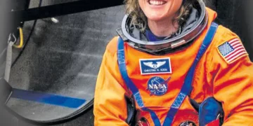 నక్షత్రాల నుంచి జాబిల్లి వరకు: అంతరిక్ష చరిత్రను తిరగరాస్తున్న క్రిస్టినా కోచ్!