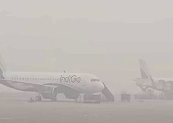 పొగమంచుతో గన్నవరం ఎయిర్‌పోర్ట్‌లో గందరగోళం.. ఆలస్యమైన విమానాలు..!!