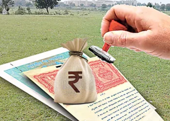 భూ భారతికి 'మస్కా': లేని భూమికి పట్టా.. సూర్యాపేటలో రూ. కోట్ల భూదందా!