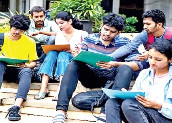 పదో తరగతి తర్వాత డ్రాప్ ఇయర్ – మంచి నిర్ణయమా?