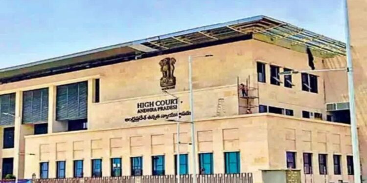 సోషల్ మీడియాలో అసభ్య పోస్టులపై హైకోర్టు ఆగ్రహం: కఠిన చర్యలు తప్పనిసరి