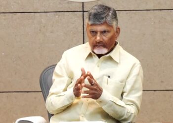 ఇంధన కొరతపై సీఎం చంద్రబాబు సమీక్ష… తక్షణ చర్యలకు ఆదేశాలు