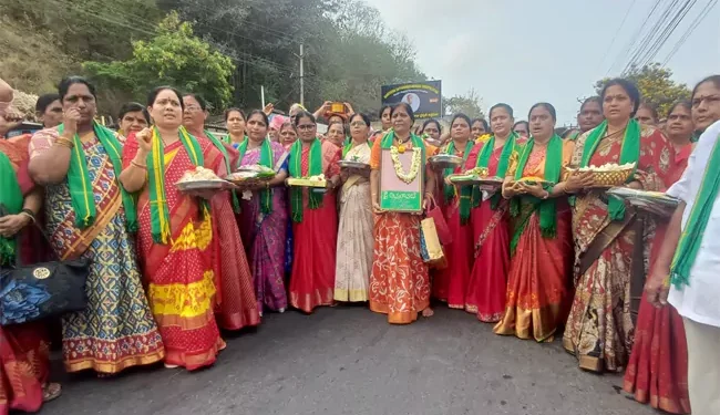 నెరవేరిన కల.. తీరిన మొక్కు: కనకతారకకు కృతజ్ఞతలతో రాజధాని జనం!