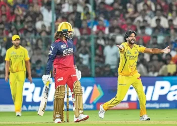 చెన్నై సూపర్ కింగ్స్‌కు షాక్: ఐపీఎల్ నుంచి ఖలీల్ అహ్మద్ అవుట్!