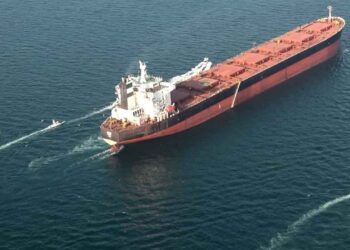 హర్మూజ్‌లో చిక్కుకున్న భారత నావికుల కోసం కేంద్రం కీలక ఆందోళన