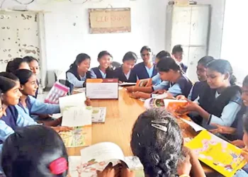 బ్రెడ్ సంస్థ ‘పుస్తక’ యజ్ఞం: విజ్ఞాన వేదికలుగా మారిన ప్రభుత్వ బడులు!