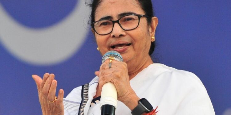 రాష్ట్ర విభజనపై ముఖ్యమంత్రి మమతా బెనర్జీ సంచలన ఆరోపణలు.