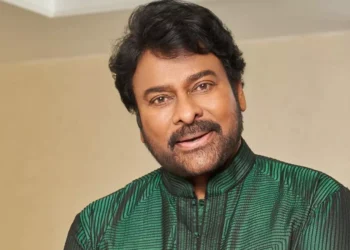 చిరంజీవి హనుమాన్‌ జయంతి సందర్భంగా ఇంట్లోనూ ప్రత్యేక దైవానుభూతిని అభిమానులతో పంచుకున్నారు