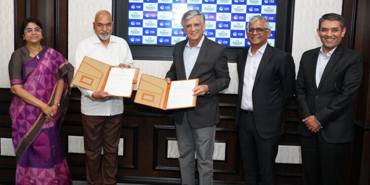 ఐఎస్‌బీ హైదరాబాద్‌లో 'రామోజీ ఆడిటోరియం' ప్రారంభం: రామోజీ ఫౌండేషన్ రూ. 30 కోట్ల విరాళం.