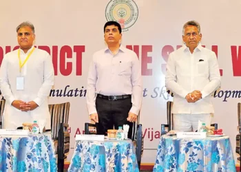 పరిశ్రమలకు తగిన నైపుణ్యాలతో యువత సిద్ధం కావాలి – కోన శశిధర్