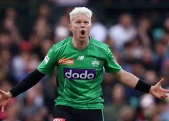 భారత లీగ్‌లో ఆడినందుకు పీటర్ సిడిల్‌పై నిషేధం