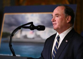 యూఎస్ నేవీ సెక్రటరీ జాన్ ఫెలాన్ తొలగింపు!