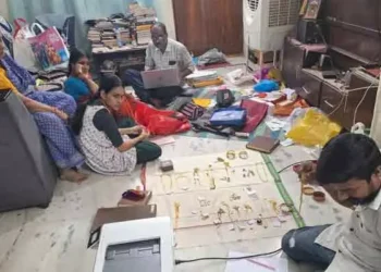 వరంగల్ సబ్-రిజిస్ట్రార్ కార్యాలయంలో ACB తనిఖీలు