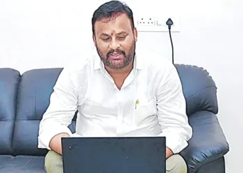 ట్రావెల్స్ యజమానులకు గుడ్ న్యూస్: బస్సుల పన్ను భారీగా తగ్గింపు!