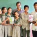 ఆడుకునే వయసులో పుస్తకాలా? ఈ ప్రభుత్వ బడి పిల్లల కథే వేరు!