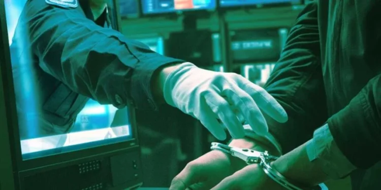 వాట్సప్ డీపీలతో భారీ స్కామ్.. ఏకంగా డీజీపీ మనవరాలికే టోకరా!