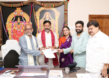 శ్రీ వేంకటేశ్వర స్వామి సేవకు రూ.20 లక్షల విరాళం