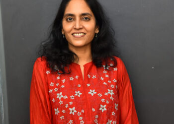 రొటీన్ వద్దు..రిస్క్ ముద్దు! 'డెకాయిట్' క్లైమాక్స్‌పై నిర్మాత సుప్రియ సెన్సేషనల్ కామెంట్స్!