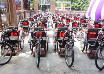 దివ్యాంగుల ట్రైసైకిళ్లు నిర్లక్ష్యం