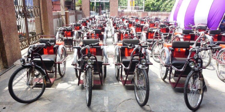 దివ్యాంగుల ట్రైసైకిళ్లు నిర్లక్ష్యం